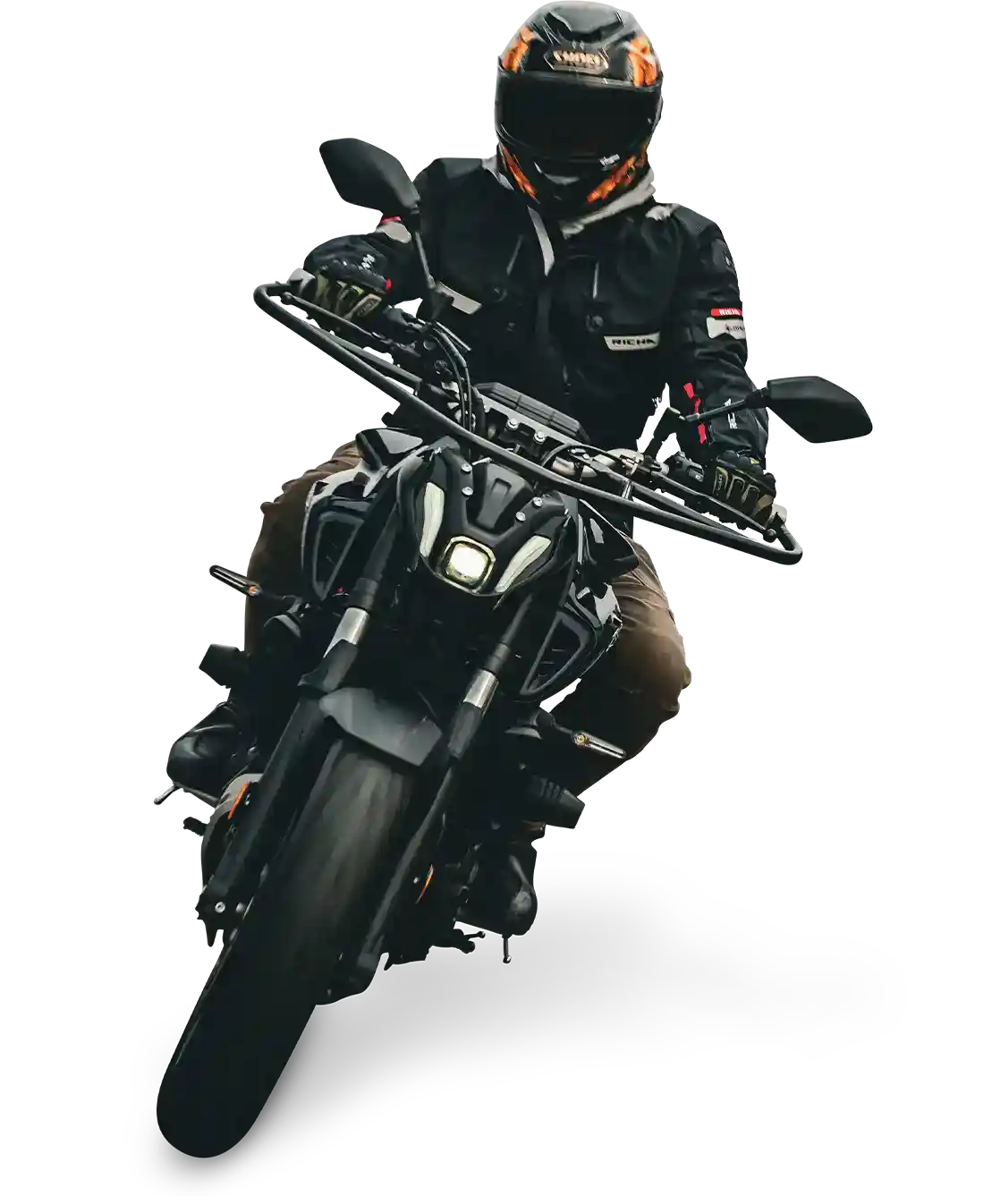 Fahrschüler der Fahrschule Dovermann führt eine Grundfahraufgabe durch mit einem Motorrad der Klasse A